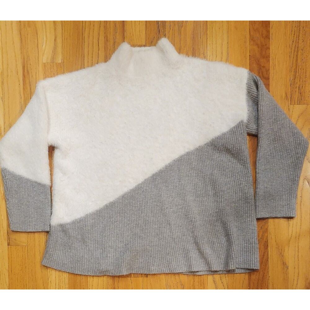 Vince Camuto Womens White Gray Asymmetric Sweater Blouse Long Sleeve size Large